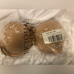 Victoria’s Secret size 38D bra nwts underwire perfect shape beige, padded